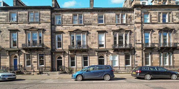 2 Bedroom Flat To Rent In Manor Place, Edinburgh, EH3