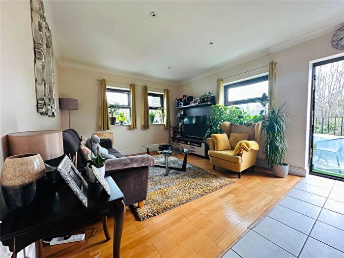 2 Bedroom Flat For Sale In Carswell Road, London, SE6