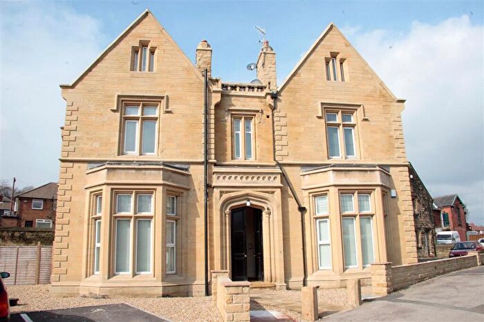 2 Bedroom Apartment To Rent In Green Hill House, Leeds, LS12