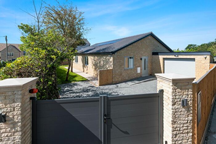 3 Bedroom Detached Bungalow For Sale In Old Witney Road, Eynsham, OX29