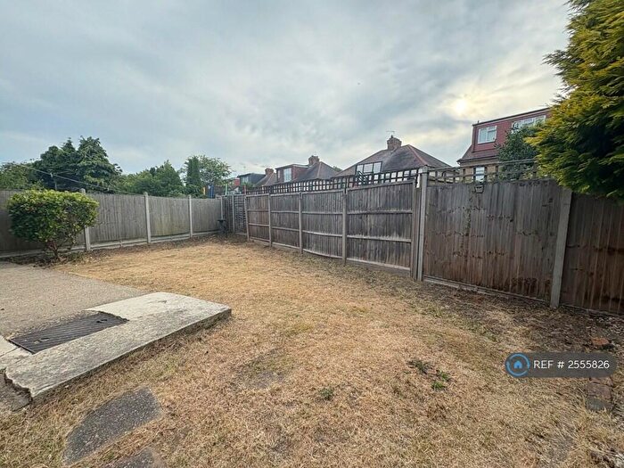 4 Bedroom Semi-Detached House To Rent In Vicars Close, Enfield, EN1