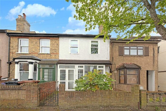 3 Bedroom Terraced House To Rent In Gloucester Road, Walthamstow, London, E17