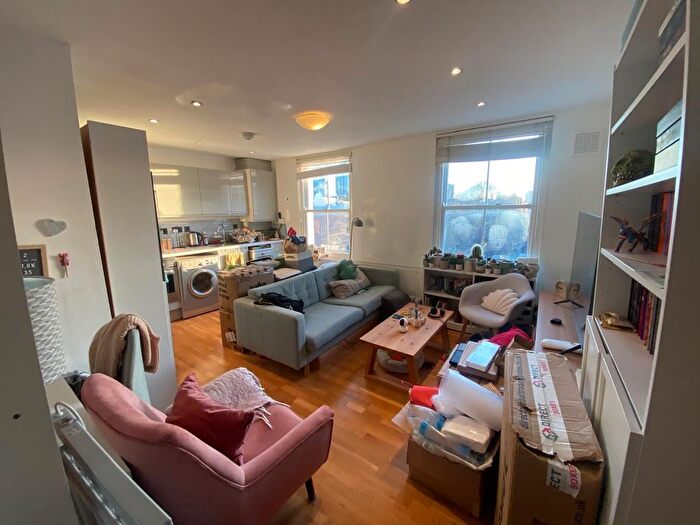 1 Bedroom Flat To Rent In Packington Street, London, Islington, N1