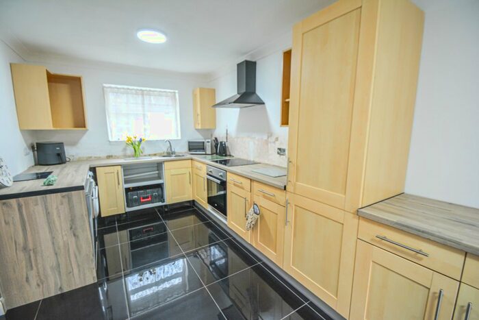 3 Bedroom Terraced House To Rent In Sheepwalk, Paston, Peterborough, PE4