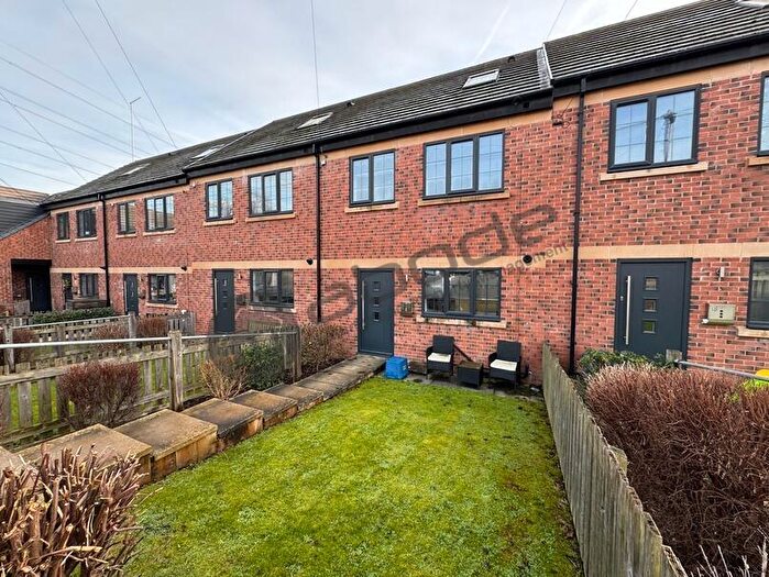 3 Bedroom Town House To Rent In Bawtry Road, Rotherham, South Yorkshire, S60