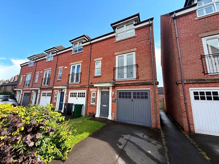 3 Bedroom Town House To Rent In Messiter Mews, Willington, DE65