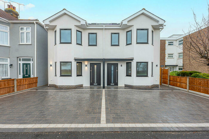 4 Bedroom Semi-Detached House To Rent In London Road, Benfleet, SS7