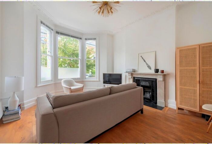 1 Bedroom Flat To Rent In Hetley Road, London, W12