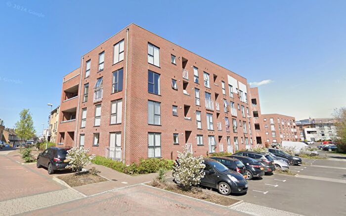 2 Bedroom Flat To Rent In Draper Close, Grays, RM20