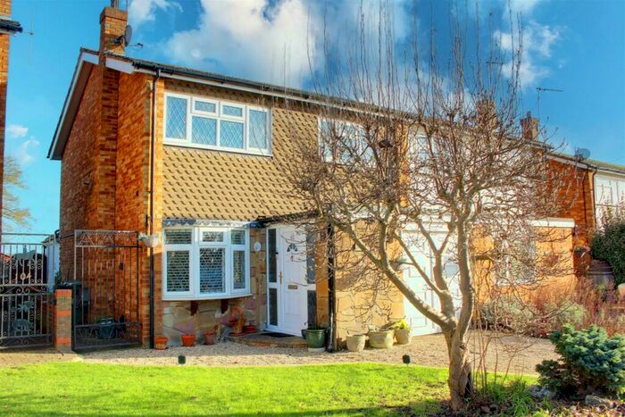 3 Bedroom House To Rent In High Street, Colney Heath, St. Albans, AL4