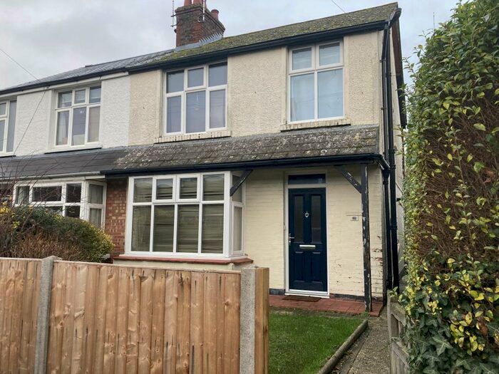 4 Bedroom Semi-Detached House To Rent In Chichester, PO19