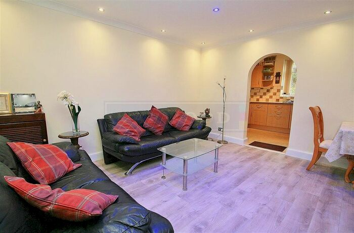 2 Bedroom End Of Terrace House To Rent In Yeading Lane, Yeading, Hayes, UB4