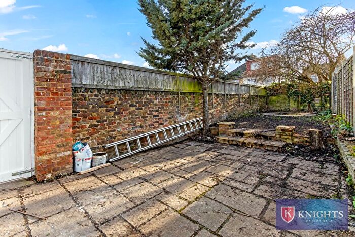 3 Bedroom End Of Terrace House For Sale In Gordon Road, Enfield, EN2