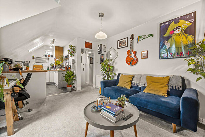 1 Bedroom Flat For Sale In Solway Road, East Dulwich, SE22