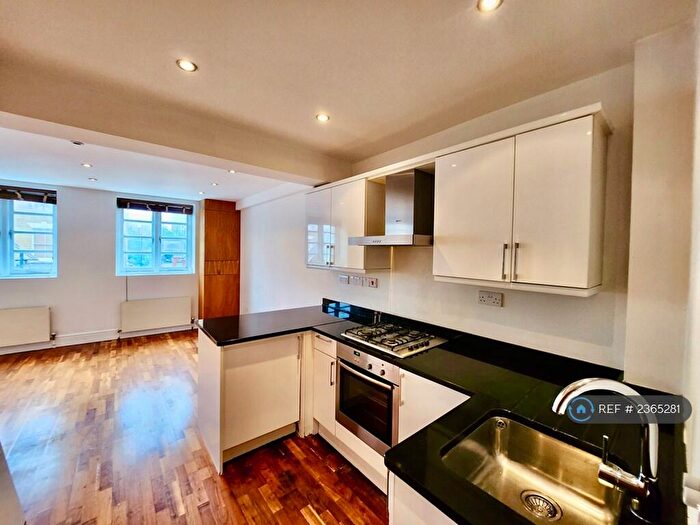2 Bedroom Flat To Rent In Hoxton Street, London, N1