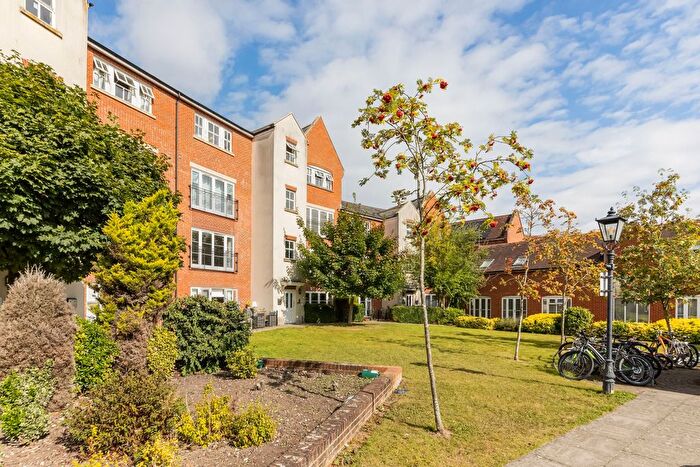 2 Bedroom Flat To Rent In Mill Street, Wantage, OX12