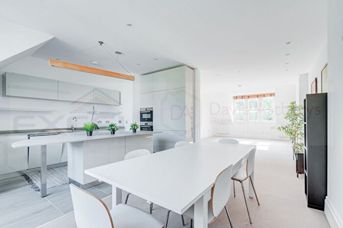 3 Bedroom Flat To Rent In Heath Drive, Hampstead, London, NW3