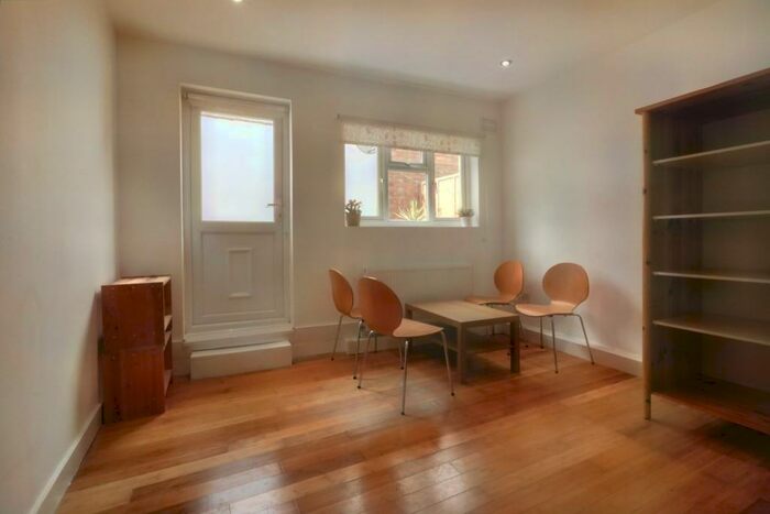 1 Bedroom Flat To Rent In Bonnersfield Lane, Harrow, HA1