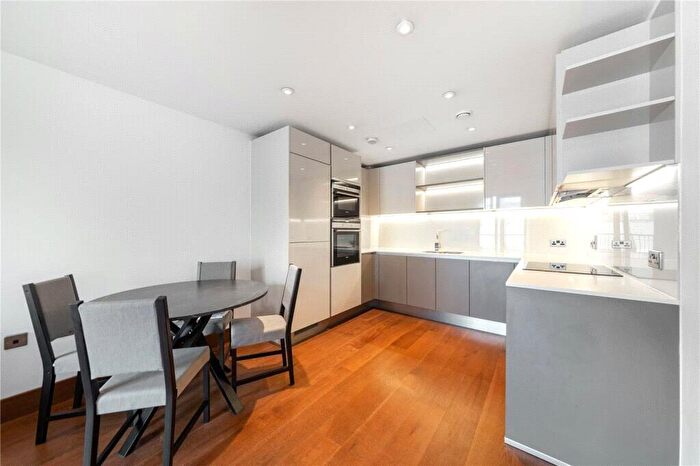 2 Bedroom Apartment To Rent In St Dunstans House, - Fetter Lane, London, EC4A