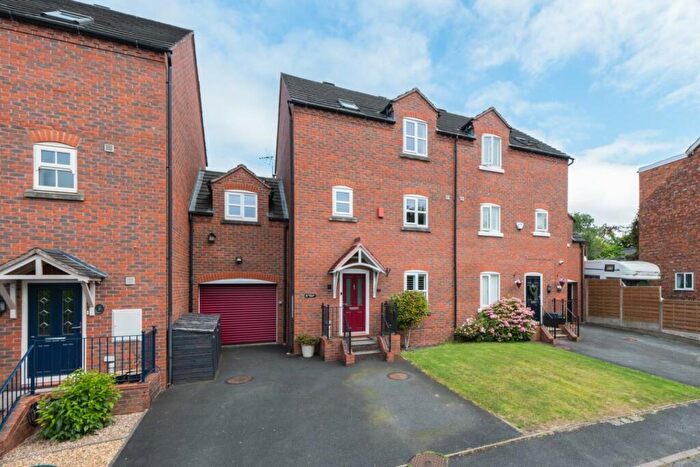 4 Bedroom Semi-Detached House For Sale In Old Chester Road, Barbridge, CW5