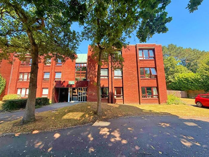 2 Bedroom Flat For Sale In Rowan Court, Bowlas Avenue, Sutton Coldfield, B74