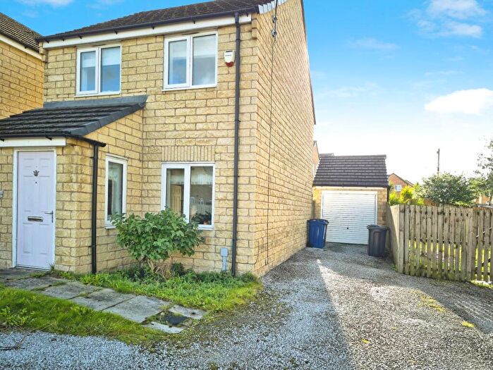 3 Bedroom Detached House For Sale In Barden Lane, Burnley, Lancashire, BB10