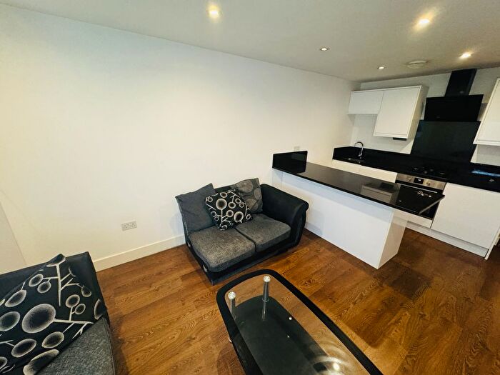 2 Bedroom Flat To Rent In London Road, London, SW16