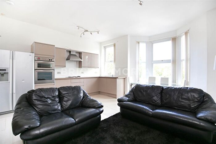 4 Bedroom Flat To Rent In Salters Road, Gosforth, Newcastle Upon Tyne, NE3