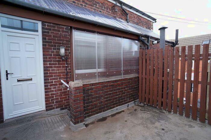 3 Bedroom Flat To Rent In Toyne Street, Crookes, Sheffield, S10