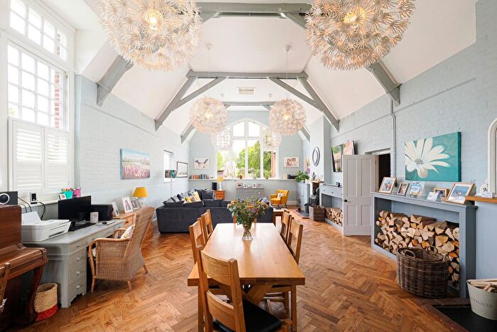 4 Bedroom Equestrian Property For Sale In London Road, Dunkirk, Faversham, Kent, ME13