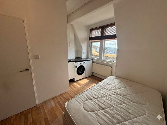 Studio To Rent In Croydon, CR0