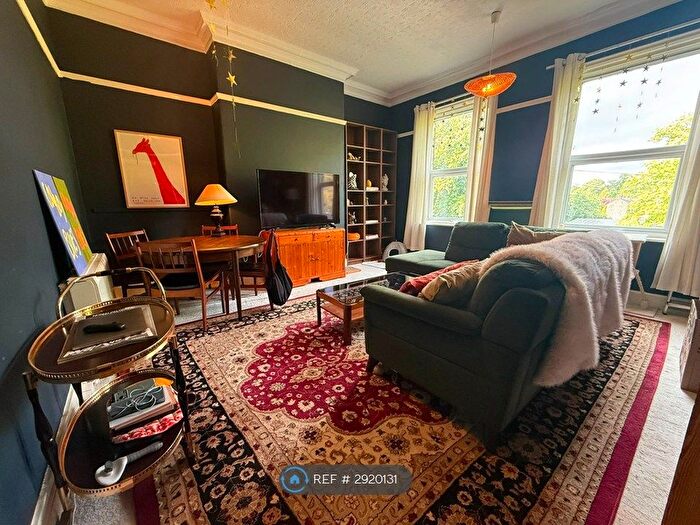 2 Bedroom Flat To Rent In Otley Road, Leeds, LS16