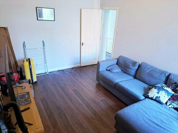 2 Bedroom Flat To Rent In Warton Terrace, Heaton, Newcastle Upon Tyne, NE6