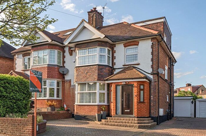 4 Bedroom Semi-Detached House To Rent In Lullington Garth, Woodside Park, N12