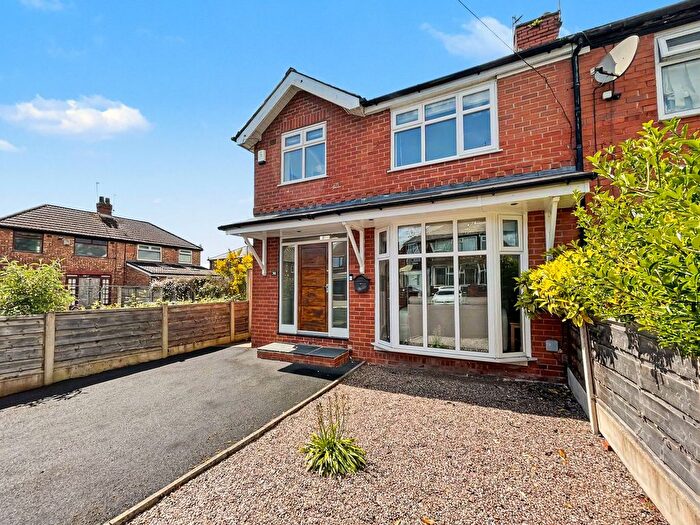 3 Bedroom Semi-detached House For Sale In Holyrood Road, Prestwich, M25