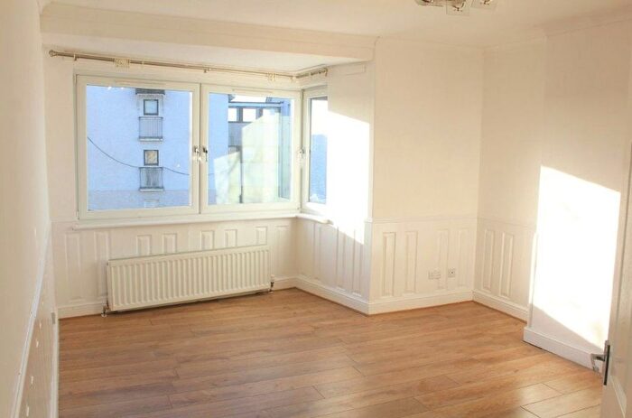 2 Bedroom Flat To Rent In Dunglass Avenue, East Kilbride, South Lanarkshire, G74