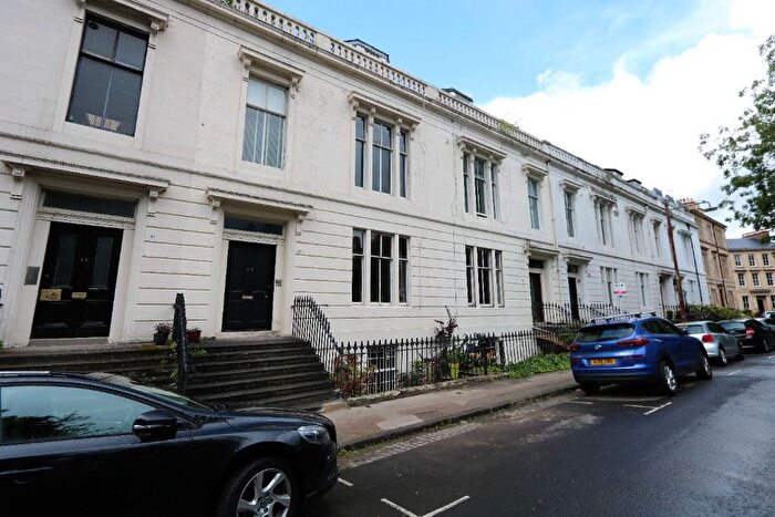 2 Bedroom Flat To Rent In Lansdowne Crescent, Glasgow, G20