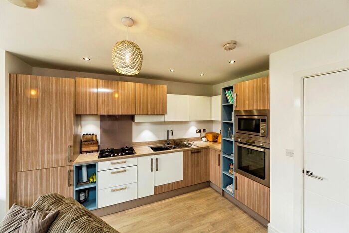 2 Bedroom Semi-Detached House For Sale In Staith Lane, Mapplewell, Barnsley, S75