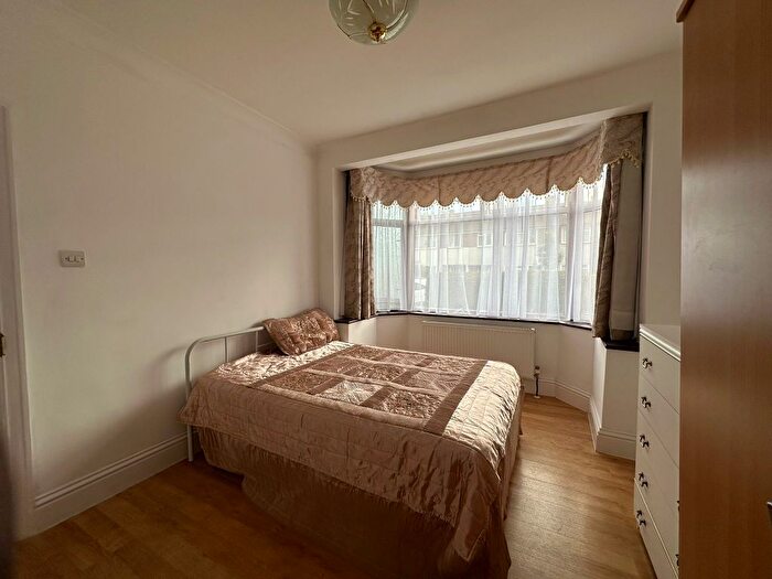 1 Bedroom Semi-Detached House To Rent In Hillside Road, Southall, UB1