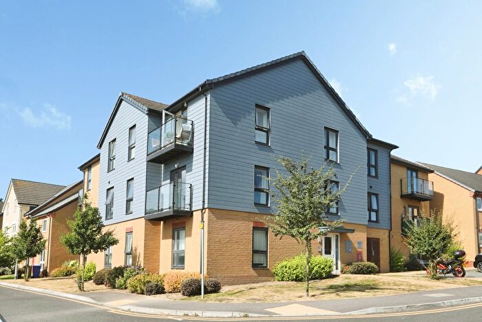 2 Bedroom Flat For Sale In Lywood Drive, Sittingbourne, Kent, ME10