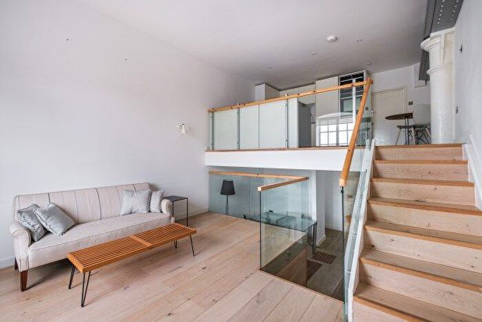 3 Bedroom Flat To Rent In Church Street, London, W4