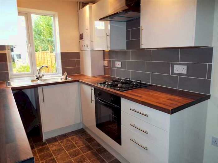 3 Bedroom Terraced House To Rent In Queens Road, Chadderton, OL9