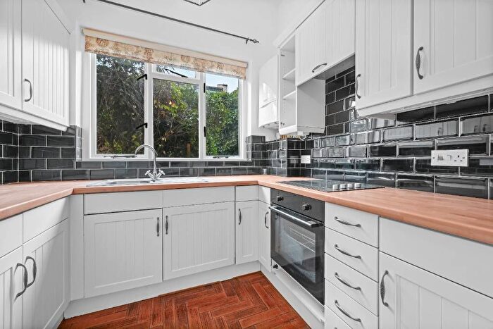 2 Bedroom Flat To Rent In Gloucester Avenue, Primrose Hill, Camden, NW1