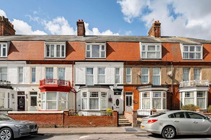 6 Bedroom Terraced House For Sale In North Denes Road, Great Yarmouth, NR30