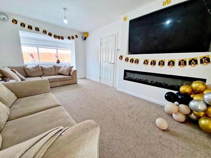 4 Bedroom House To Rent In Meadow Brook Rise, BB2