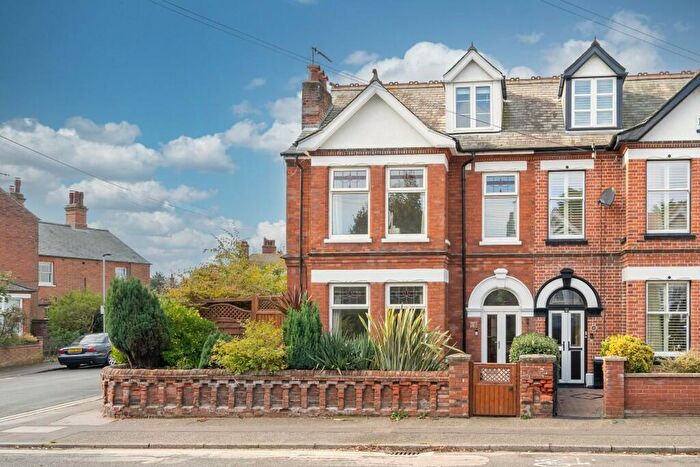 5 Bedroom Semi-Detached House For Sale In Corton Road, Lowestoft, NR32