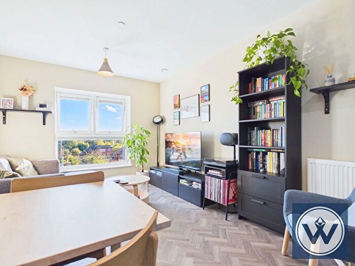 1 Bedroom Flat For Sale In Blyth Road, Hayes, UB3