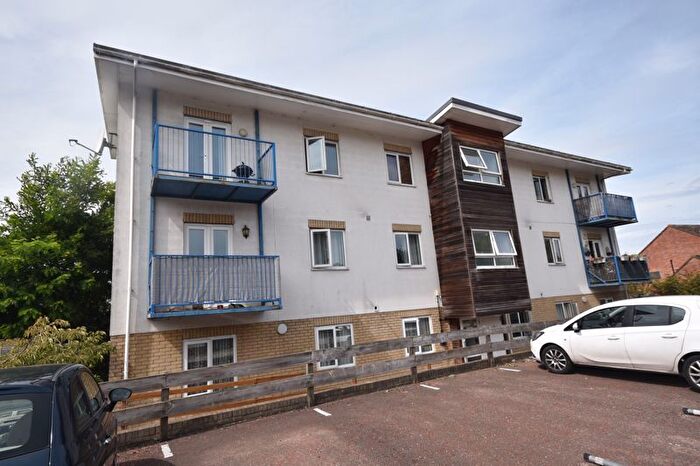 2 Bedroom Flat To Rent In Park View, Millcroft, Norwich, NR3