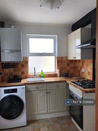 5 Bedroom Semi-Detached House To Rent In Waddon Road, Croydon, CR0