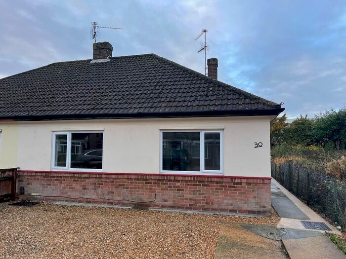 2 Bedroom Bungalow To Rent In Hillburn Road, PE13